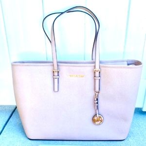 Michael Kors Pink tote blush 😊 💖